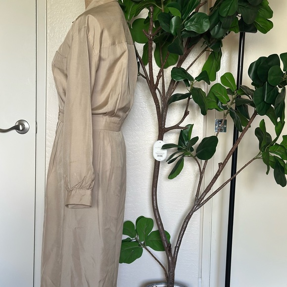 Elegant Cream Women's Dress - Picture 2 of 10